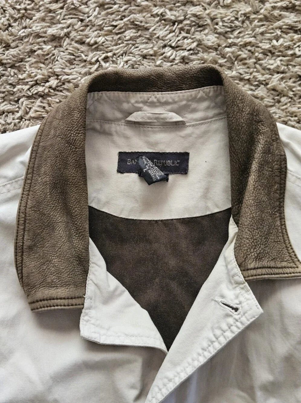 Banana Republic Men's Light Beige Field Jacket with Contrast Collar Size Large